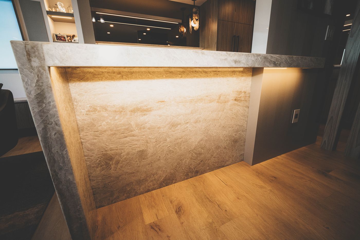 Waterfall Edge (Detail / Quartzite)