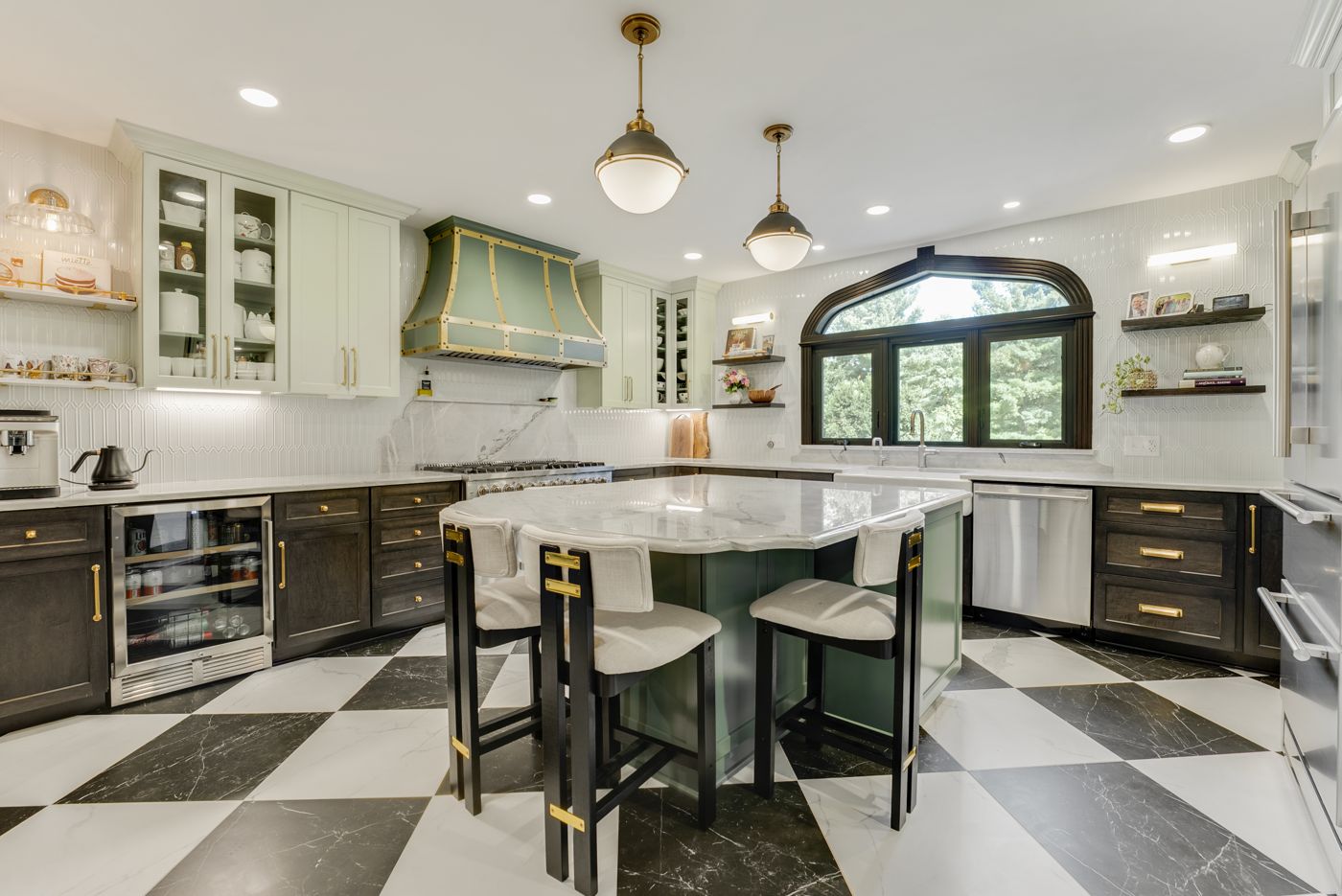 Arched Kitchen (Kitchen / Marble)