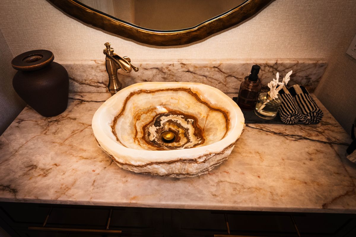 Carved Vessel Sink (Detail / Stone)