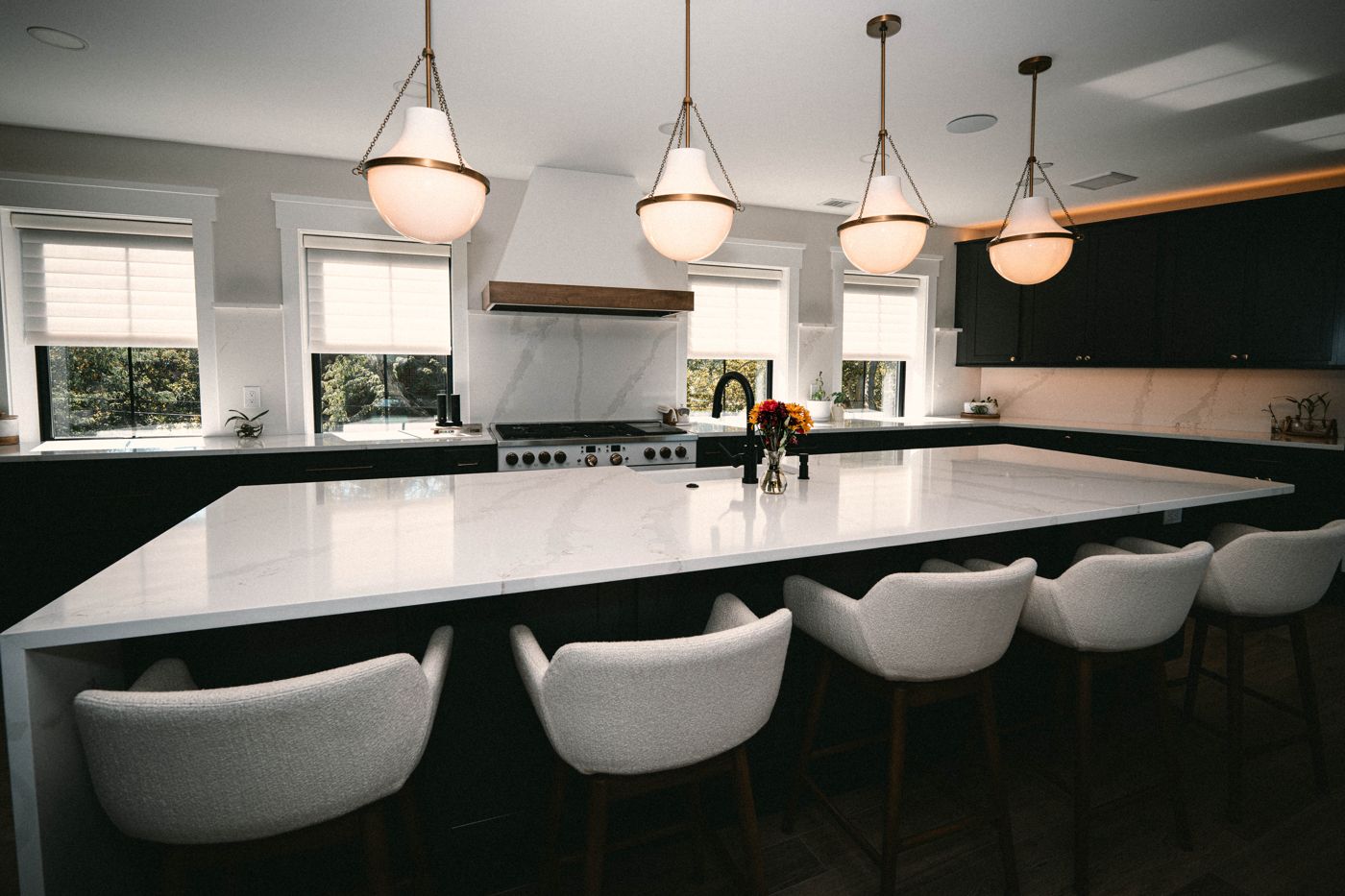 Entertainer&rsquo;s Island (Kitchen / Quartz)