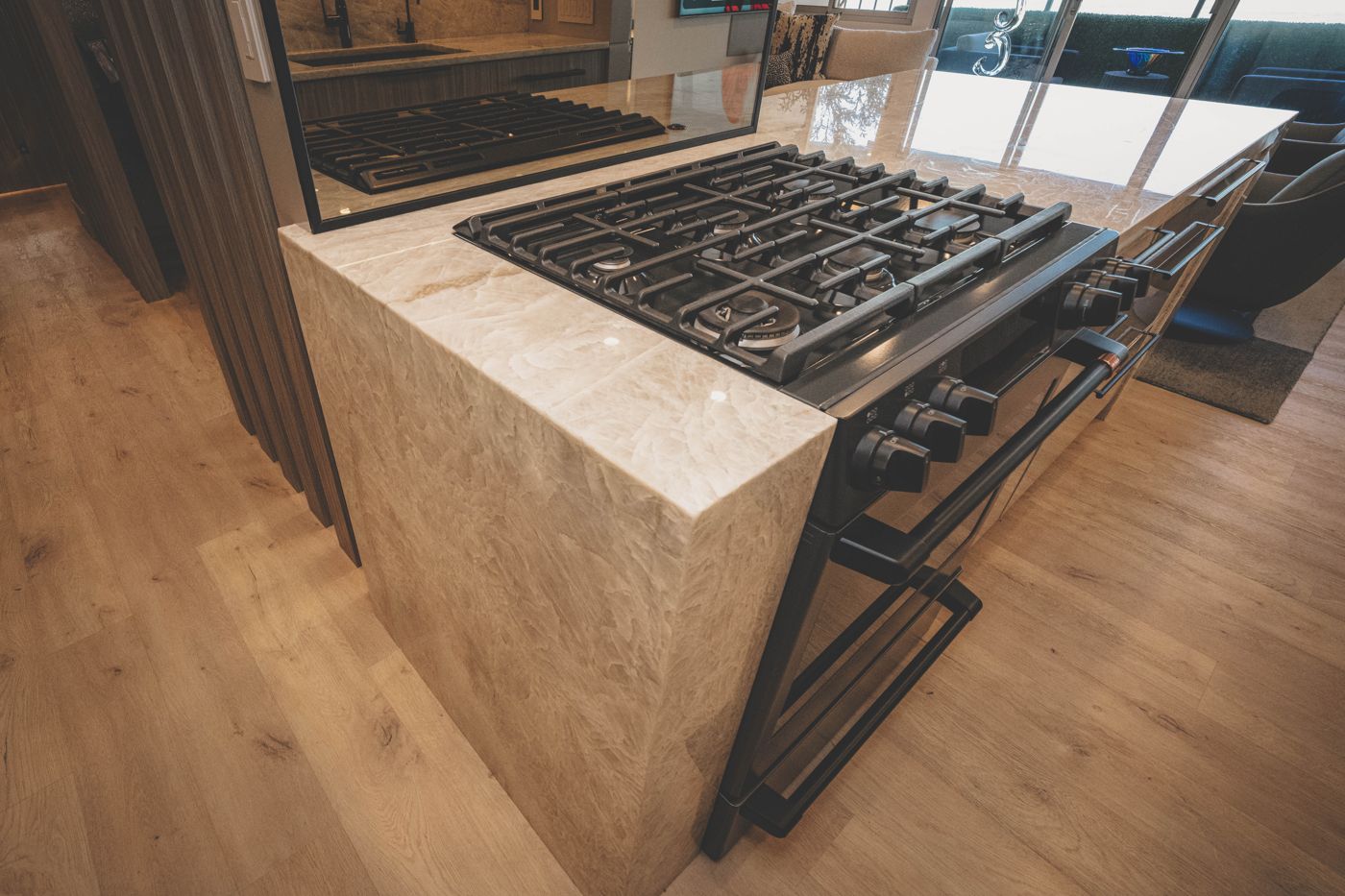 Cooktop Island (Kitchen / Quartzite)