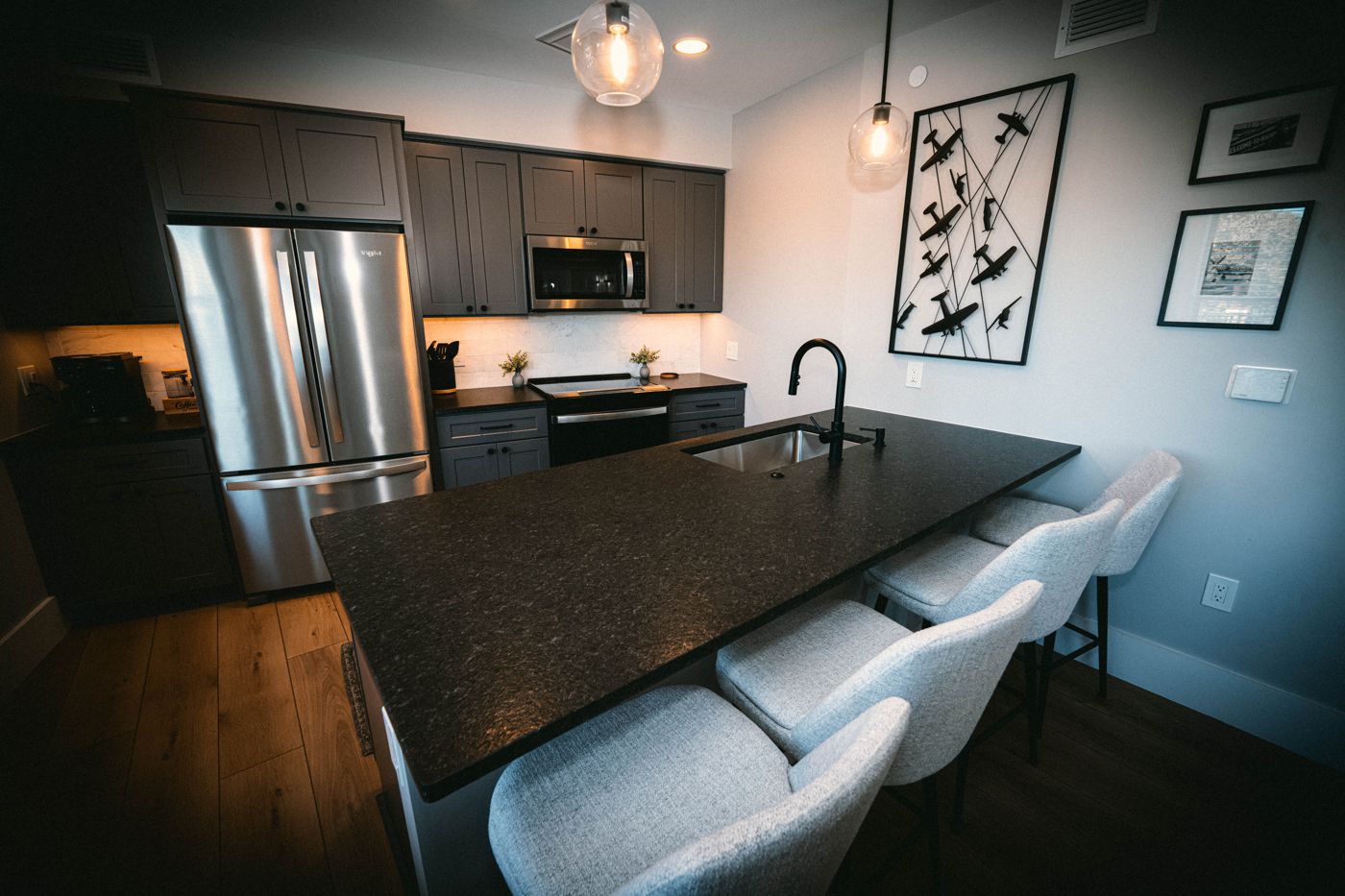 Charcoal Island (Kitchen / Granite)