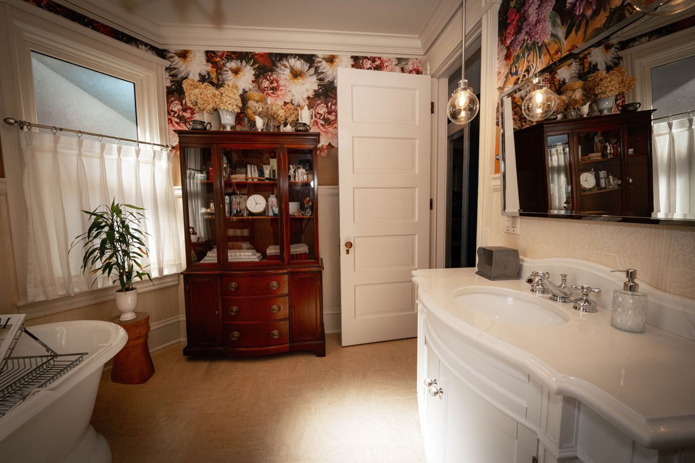 Pedestal Bath (Bath / Quartz)